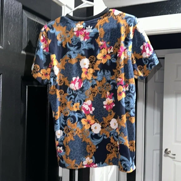 Used adidas women’s shirt size S - Picture 2 of 2